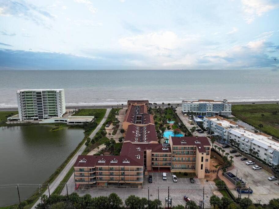 Baca Beach Escape I - 3 Pools - Pet Friendly Галвестон Экстерьер фото
