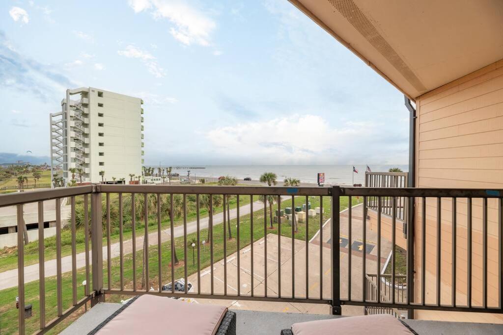 Baca Beach Escape I - 3 Pools - Pet Friendly Галвестон Экстерьер фото